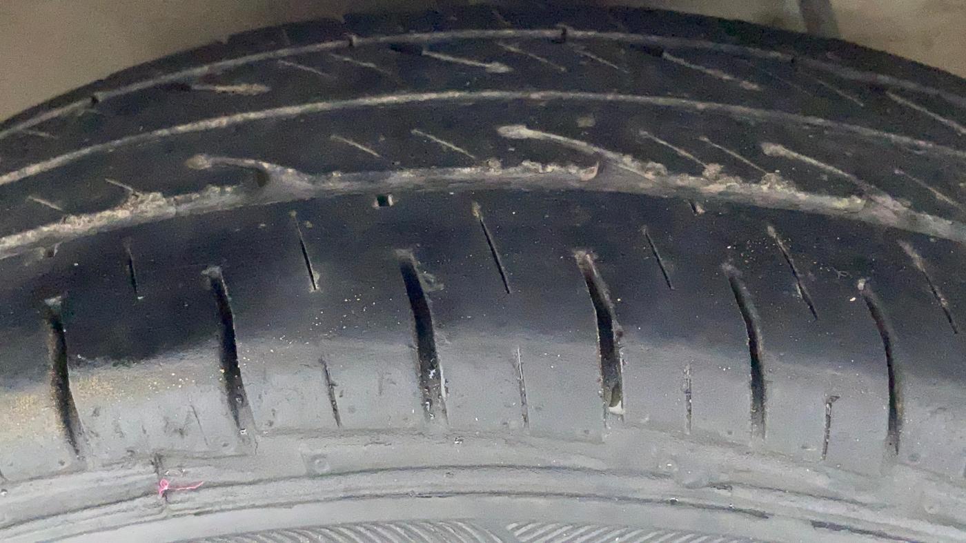 2018 Maruti Alto 800 LXI, Petrol, Manual, 26,181 km, Left Front Tyre Tread