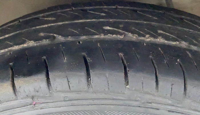 2018 Maruti Alto 800 LXI, Petrol, Manual, 26,181 km, Left Front Tyre Tread