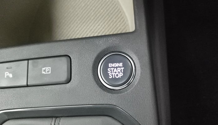 2025 KIA SYROS  HTX 1.0 Turbo 6MT, Petrol, Manual, 8,660 km, Keyless Start/ Stop Button