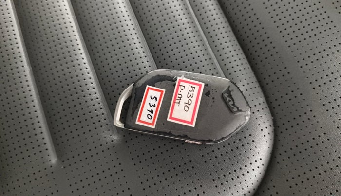 2025 KIA SYROS  HTX 1.0 Turbo 6MT, Petrol, Manual, 8,660 km, Key Close Up