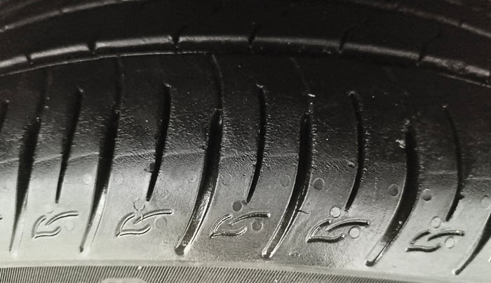 2025 KIA SYROS  HTX 1.0 Turbo 6MT, Petrol, Manual, 8,660 km, Right Front Tyre Tread