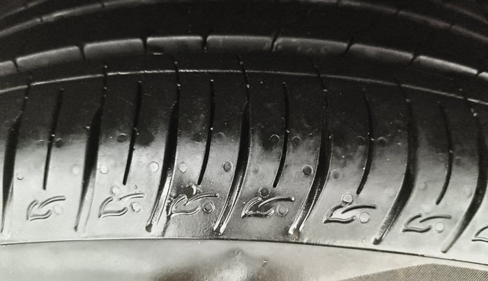 2025 KIA SYROS  HTX 1.0 Turbo 6MT, Petrol, Manual, 8,660 km, Left Rear Tyre Tread