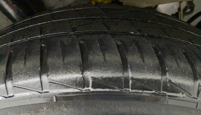 2020 Hyundai AURA S 1.2 CNG, CNG, Manual, 66,908 km, Left Front Tyre Tread