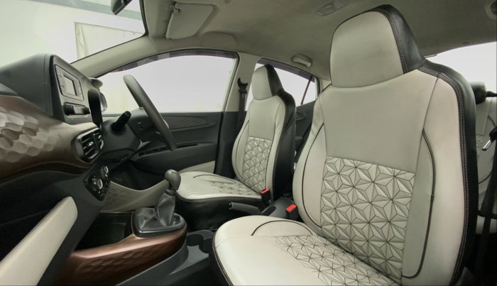 2020 Hyundai AURA S 1.2 CNG, CNG, Manual, 66,908 km, Right Side Front Door Cabin