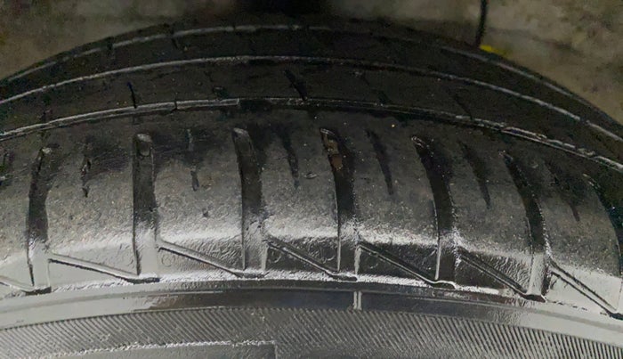 2020 Hyundai AURA S 1.2 CNG, CNG, Manual, 66,908 km, Right Front Tyre Tread