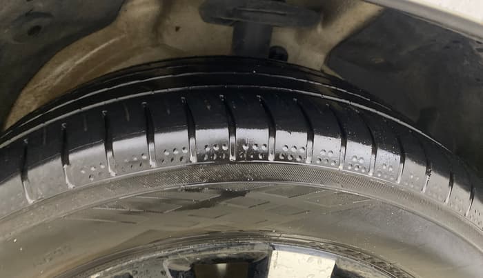 2019 MG HECTOR SHARP 2.0 DIESEL, Diesel, Manual, 1,47,672 km, Right Front Tyre Tread