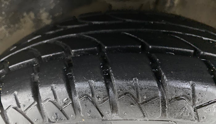 2010 Maruti Zen Estilo VXI, Petrol, Manual, 25,249 km, Left Front Tyre Tread