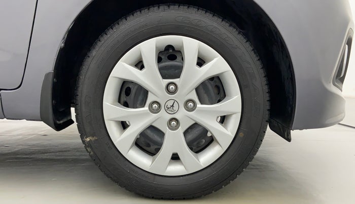 2015 Hyundai Grand i10 MAGNA 1.2 KAPPA VTVT, Petrol, Manual, 12,499 km, Right Front Wheel