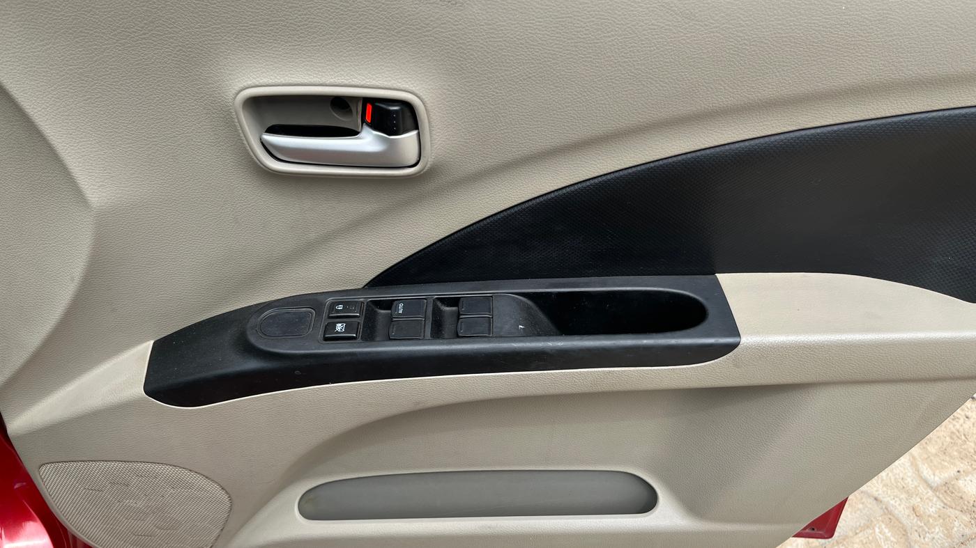 2017 Maruti Celerio VXI (O), Petrol, Manual, 26,887 km, Driver Side Door Panels Control