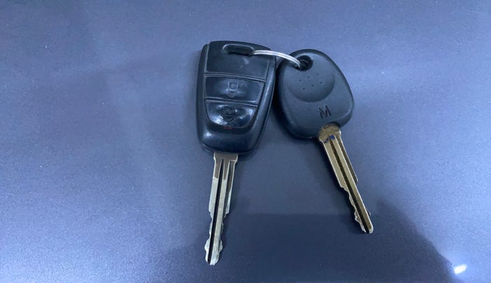 2016 Hyundai Grand i10 SPORTZ 1.2 KAPPA VTVT, CNG, Manual, 62,585 km, Key Close Up