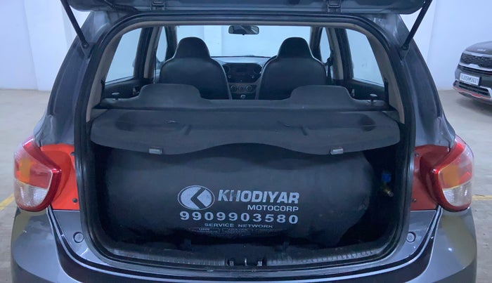 2016 Hyundai Grand i10 SPORTZ 1.2 KAPPA VTVT, CNG, Manual, 62,585 km, Boot Inside