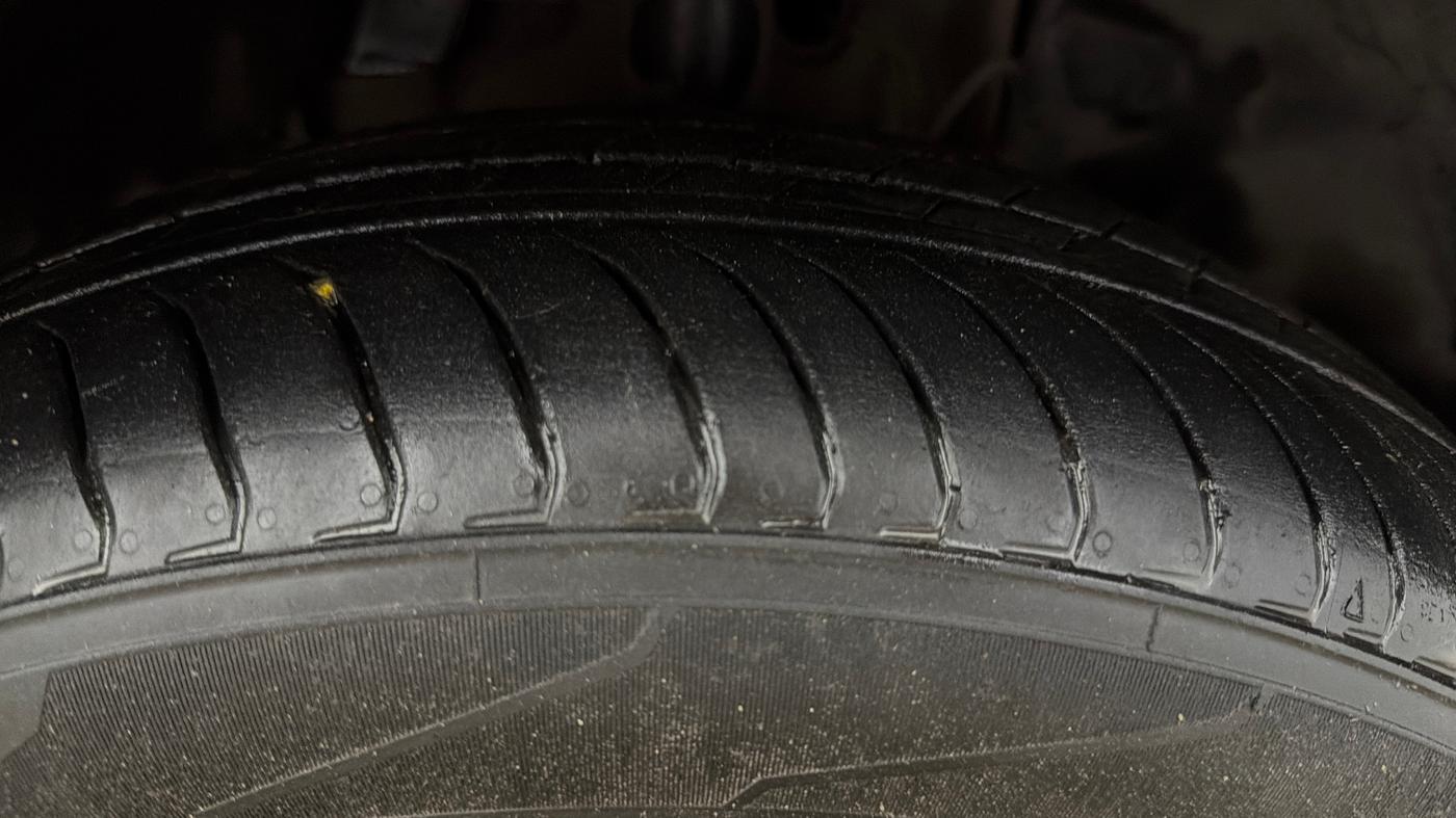 2019 Tata Tiago XZ PLUS PETROL, Petrol, Manual, 75,893 km, Right Front Tyre Tread