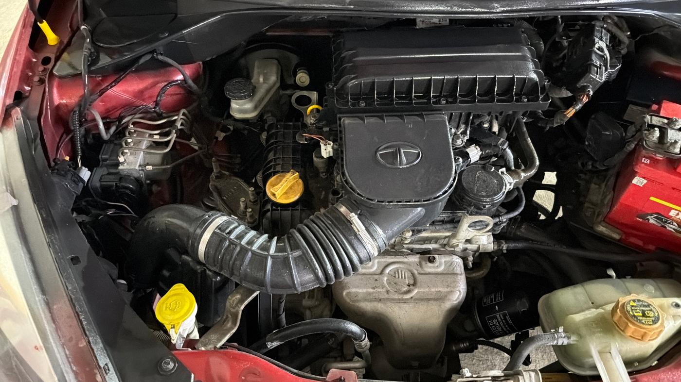 2019 Tata Tiago XZ PLUS PETROL, Petrol, Manual, 75,893 km, Engine View - Right