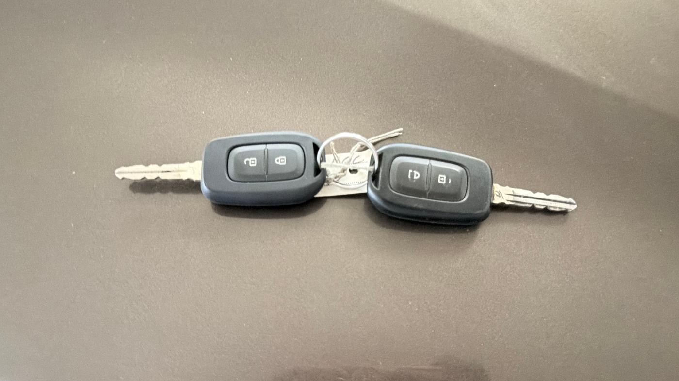 2021 Nissan MAGNITE XL, Petrol, Manual, 97,960 km, Key Close Up