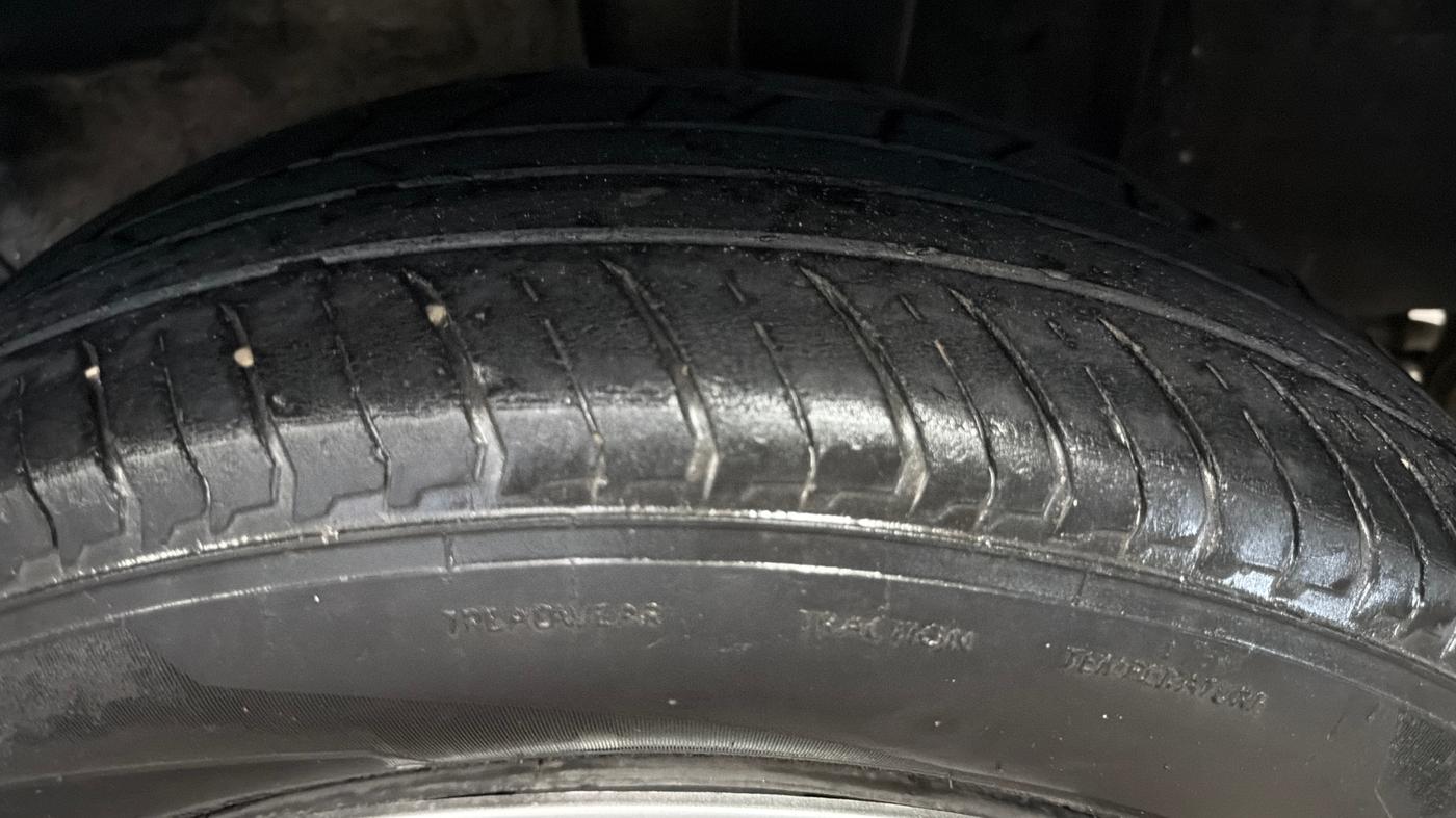 2021 Nissan MAGNITE XL, Petrol, Manual, 97,960 km, Left Rear Tyre Tread