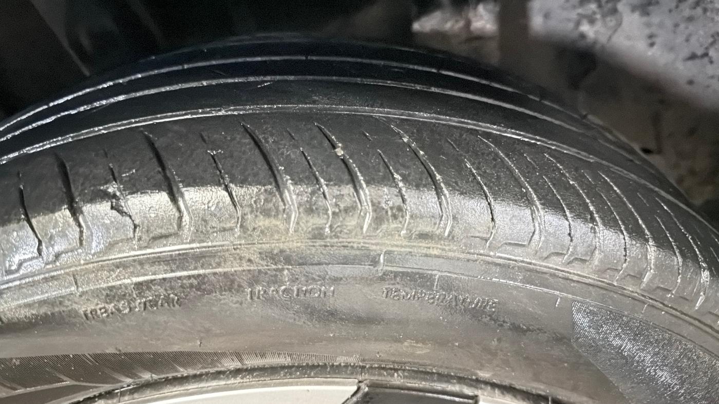 2021 Nissan MAGNITE XL, Petrol, Manual, 97,960 km, Right Rear Tyre Tread