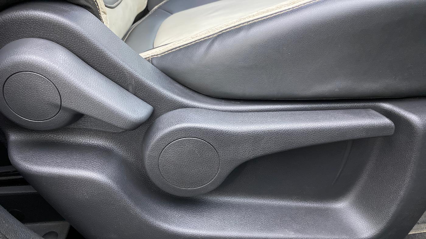 2017 Renault Captur 1.5 PLATINE DIESEL, Diesel, Manual, 52,588 km, Driver Side Adjustment Panel