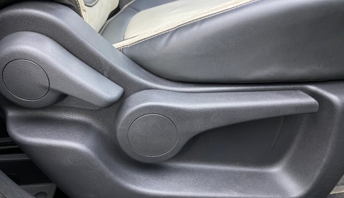 2017 Renault Captur 1.5 PLATINE DIESEL, Diesel, Manual, 52,588 km, Driver Side Adjustment Panel