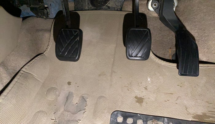 2015 Maruti Swift Dzire VXI, Petrol, Manual, 54,209 km, Pedals