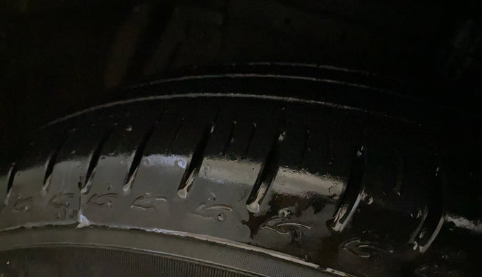2015 Maruti Swift Dzire VXI, Petrol, Manual, 54,209 km, Left Front Tyre Tread