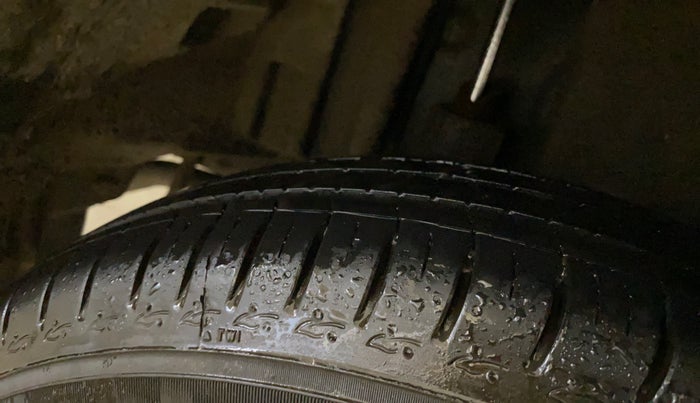 2015 Maruti Swift Dzire VXI, Petrol, Manual, 54,209 km, Right Rear Tyre Tread