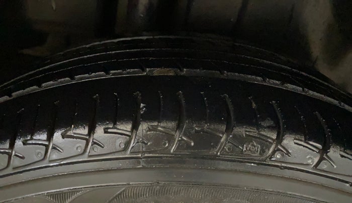 2018 Maruti Ciaz DELTA 1.4 MT PETROL, Petrol, Manual, 63,237 km, Right Rear Tyre Tread