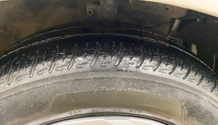 2016 Maruti Ciaz VDI+ SHVS, Diesel, Manual, 92,732 km, Right Front Tyre Tread