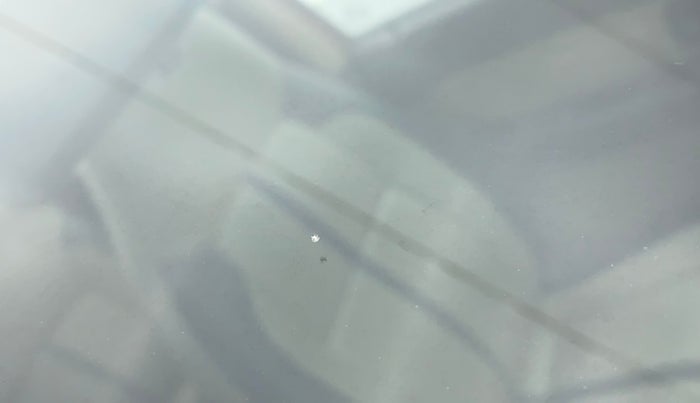 2011 Hyundai Santro Xing GL PLUS, Petrol, Manual, 71,205 km, Front windshield - Minor spot on windshield