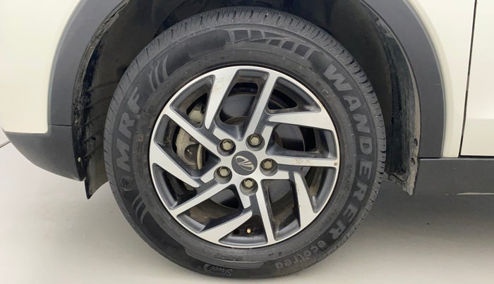 2022 Mahindra XUV300 W8 (O) 1.5 DIESEL, Diesel, Manual, 14,565 km, Left Front Wheel