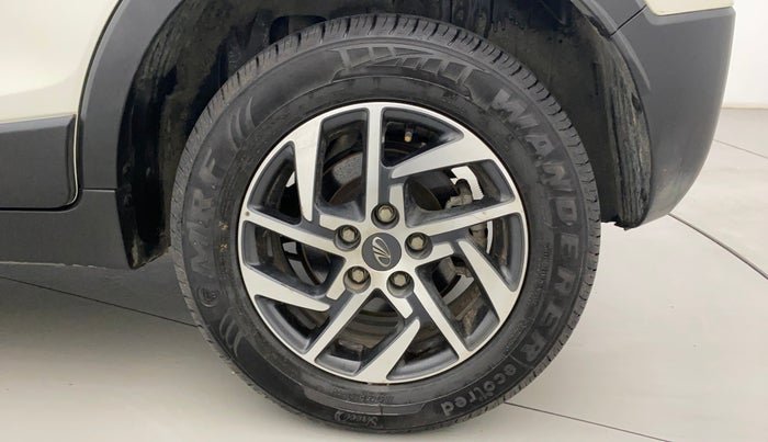 2022 Mahindra XUV300 W8 (O) 1.5 DIESEL, Diesel, Manual, 14,565 km, Left Rear Wheel