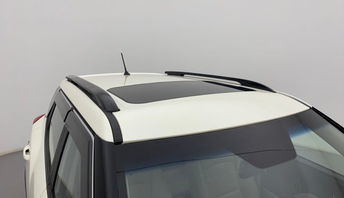 2022 Mahindra XUV300 W8 (O) 1.5 DIESEL, Diesel, Manual, 14,565 km, Roof