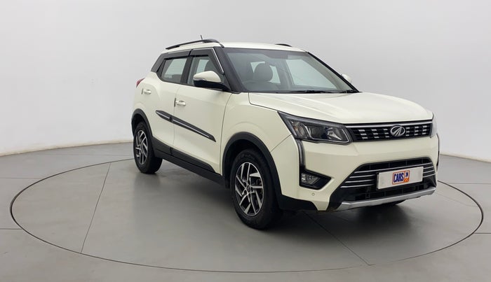 2022 Mahindra XUV300 W8 (O) 1.5 DIESEL, Diesel, Manual, 14,565 km, Right Front Diagonal