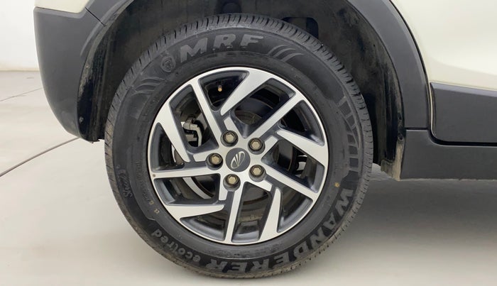 2022 Mahindra XUV300 W8 (O) 1.5 DIESEL, Diesel, Manual, 14,565 km, Right Rear Wheel