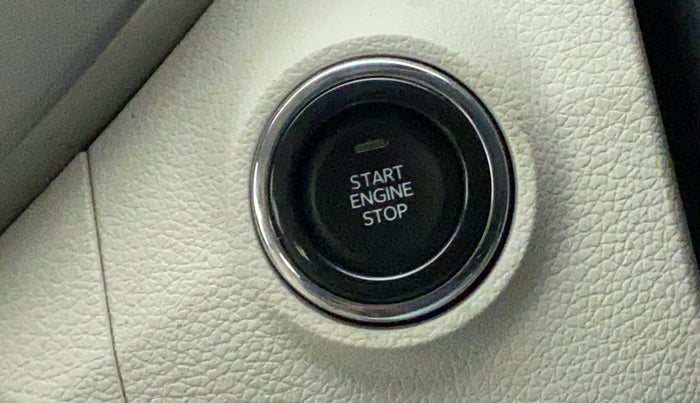2022 Mahindra XUV300 W8 (O) 1.5 DIESEL, Diesel, Manual, 14,565 km, Keyless Start/ Stop Button