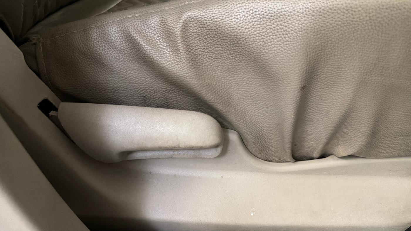 2018 Maruti Celerio VXI CNG, CNG, Manual, 95,288 km, Driver Side Adjustment Panel