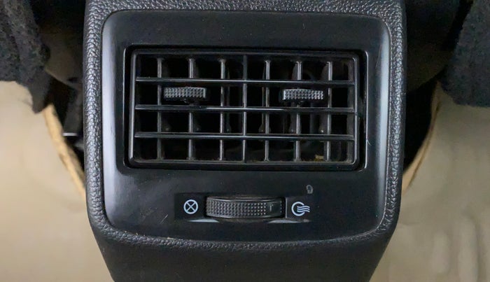 2017 Hyundai Grand i10 ASTA 1.2 KAPPA VTVT, Petrol, Manual, 71,667 km, Rear AC Vents