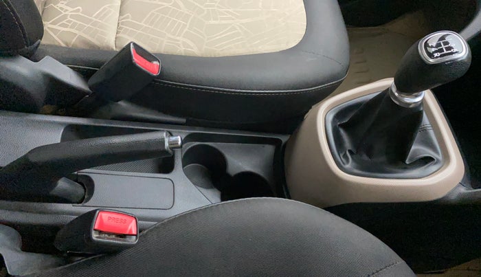 2017 Hyundai Grand i10 ASTA 1.2 KAPPA VTVT, Petrol, Manual, 71,667 km, Gear Lever