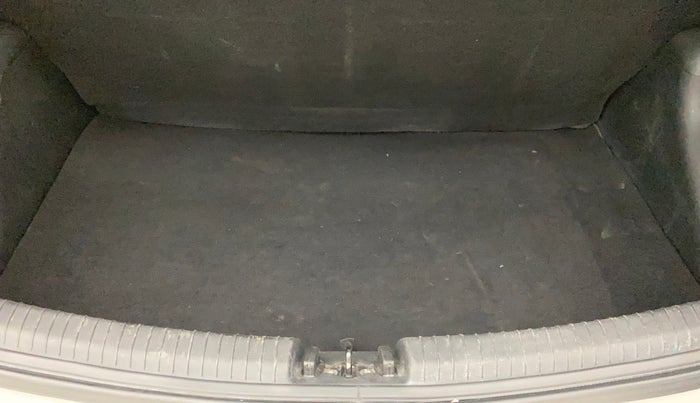 2017 Hyundai Grand i10 ASTA 1.2 KAPPA VTVT, Petrol, Manual, 71,667 km, Boot Inside