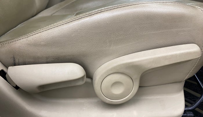 2019 Maruti Ciaz ALPHA  AT 1.5 SHVS PETROL, Petrol, Automatic, 26,650 km, Driver Side Adjustment Panel