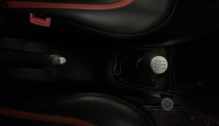 2016 Maruti Swift VXI, Petrol, Manual, 69,396 km, Gear Lever