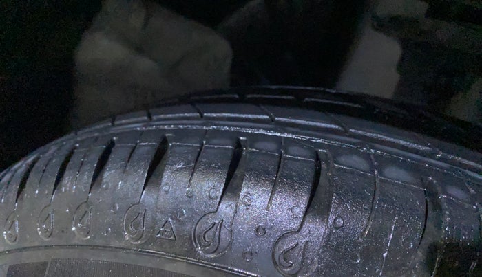 2022 Renault Kwid RXE, Petrol, Manual, 12,666 km, Right Front Tyre Tread