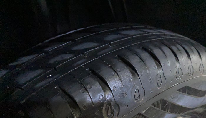 2022 Renault Kwid RXE, Petrol, Manual, 12,666 km, Right Rear Tyre Tread