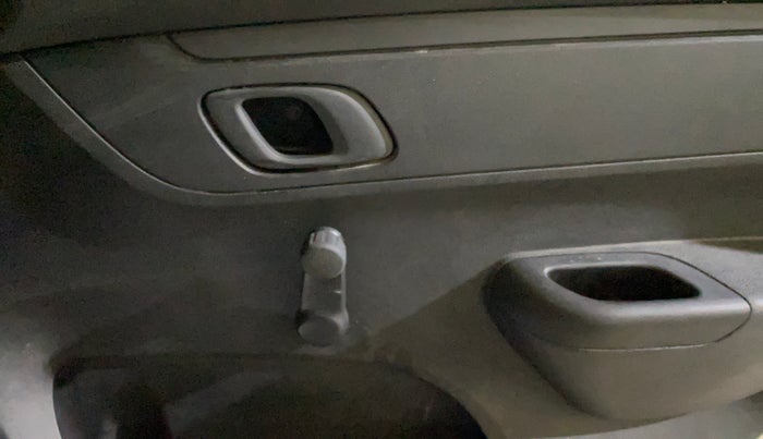 2022 Renault Kwid RXE, Petrol, Manual, 12,666 km, Driver Side Door Panels Control