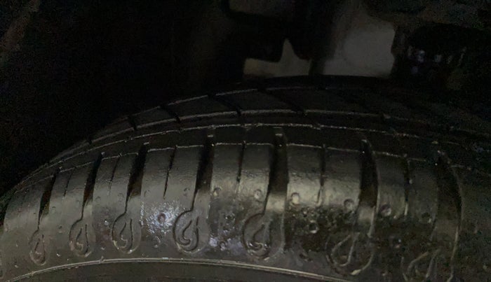 2022 Renault Kwid RXE, Petrol, Manual, 12,666 km, Left Front Tyre Tread