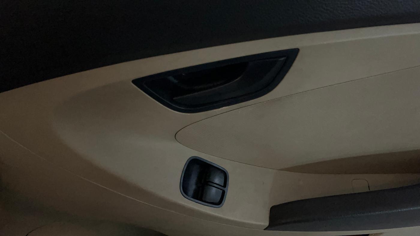 2018 Hyundai Eon ERA PLUS (O), Petrol, Manual, 26,023 km, Driver Side Door Panels Control