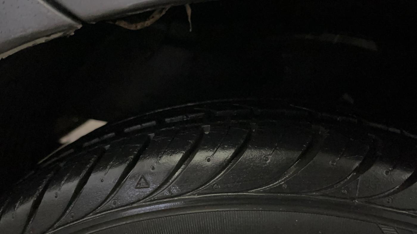 2018 Hyundai Eon ERA PLUS (O), Petrol, Manual, 26,023 km, Left Front Tyre Tread