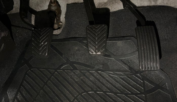 2018 Hyundai Eon ERA PLUS (O), Petrol, Manual, 26,023 km, Pedals