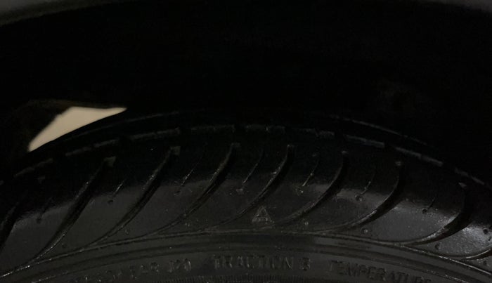 2018 Hyundai Eon ERA PLUS (O), Petrol, Manual, 26,023 km, Right Rear Tyre Tread