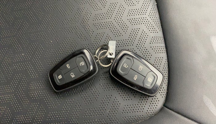 2022 Tata NEXON XZA PLUS DIESEL DARK EDITION, Diesel, Automatic, 25,217 km, Key Close Up