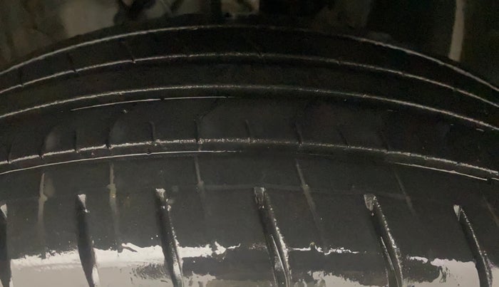 2020 Hyundai VENUE S 1.2, Petrol, Manual, 17,485 km, Right Front Tyre Tread